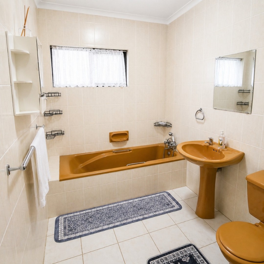 5 Bedroom Property for Sale in Vincent Heights Eastern Cape
